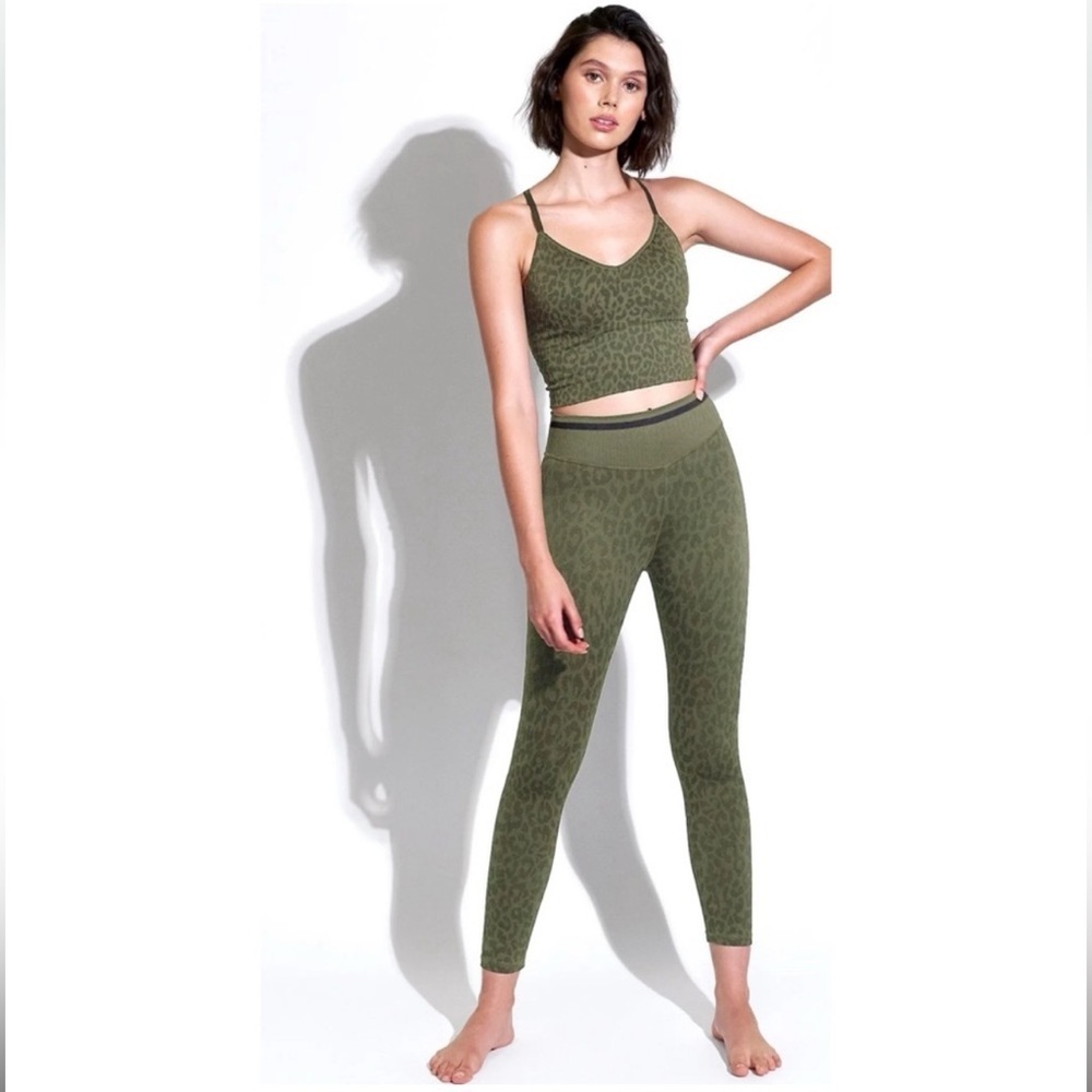Avocado Leo Stripe V-Back 7/8 Legging and Sports Bra SET Size XS/S